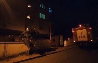 Doğalgazlı binanın bacasından çıkan yangın...