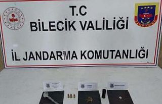 ’Dur’ ihtarına uymayan araç sürücüsü kaçarken...