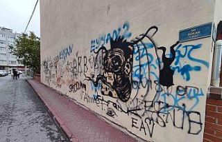 Duvar yazıları görüntü kirliliği oluşturuyor