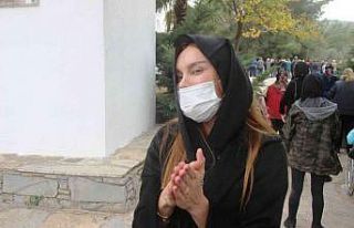 Ebru Şallı gözyaşları içerisinde babasını...