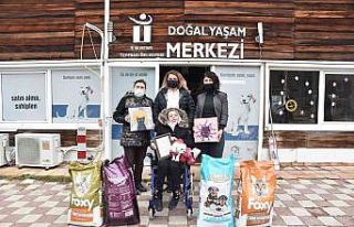 Eda’nın yüreğinden can dostlara mama bağışı