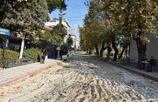 Edremit Belediyesi cadde ve sokakları yeniliyor
