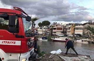 Edremit’te batan özel tekne itfaiye tarafından...