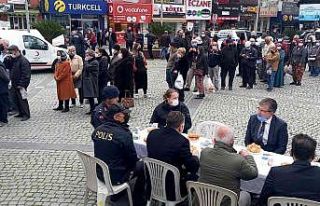 Edremit’te meslektaşları şehit polis için lokma...