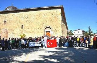 Elazığ’a ilk kez gelen öğrenciler Harput’u...