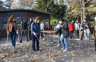 Ellerine faraş alıp temizlik yaptılar