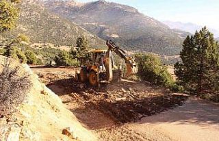 Elmalı’da yayla yolu yenileme çalışmaları