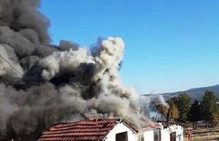 Emet’te buğday deposunda yangın