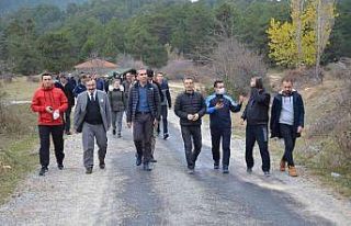 Emet’te öğretmenler doğa yürüyüşünde