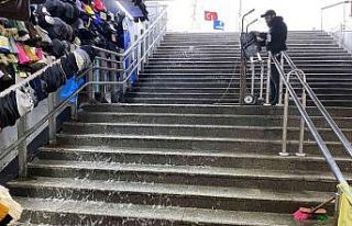 Eminönü alt geçidin lodosla imtihanı