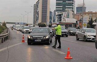 Emniyet şeridi ihlali yapan sürücü: "Ne ceza...