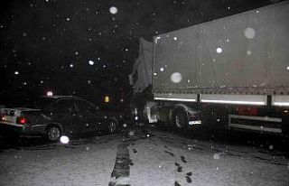 Erzincan ve Bayburt’un yüksek kesimlerinde kar...