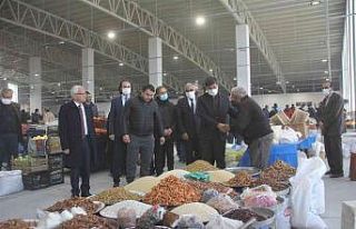 Erzincan’da, kış öncesi kapalı halk pazarı...