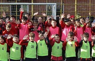 Eskişehir Altyapı Derneği’nden ’Dünya Çocuk...