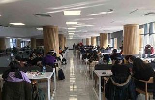 Eskişehir İl Halk Kütüphanesi’nde öğrenci...