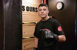 Eskişehirli kick boksçu İzmir’de şehrini temsil...
