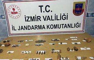 Evini müzeye çevirmiş: 165 parça tarihi eser ele...