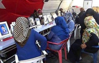 Evladıyla buluşan anneden, çocukları dağda olan...