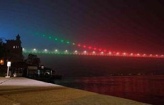 Fatih Sultan Mehmet Köprüsü, Azerbaycan bayrağı...