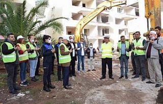 Finike’de kentsel dönüşüm için ilk yıkım...