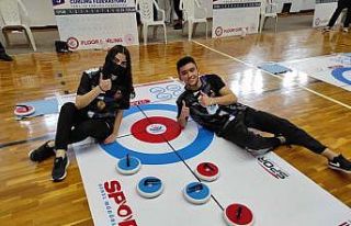 Floor Curling şampiyonu Denizli