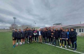 Futbolculardan, emekli öğretim üyesi olan teknik...