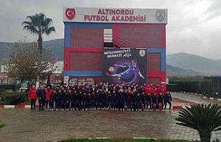 Futbolun efsaneleri Selçuk’ta buluştu