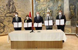 Gaziantep’te okul kütüphanelerine destek