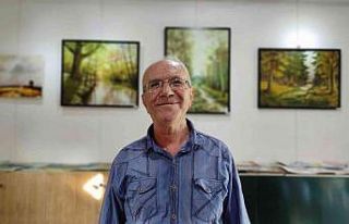 Geçimini 45 yıldır resim yaparak sağlıyor