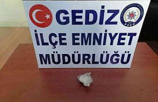 Gediz’de araçta uyuşturucu ele geçirildi