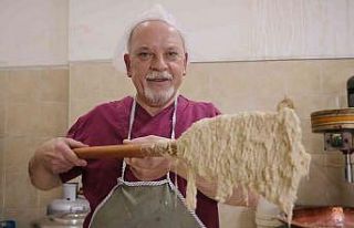 Geleneksel kış tatlısı tahin helvasına yoğun...