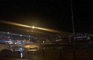 Gemlik’te deniz taştı, sahil sular altında kaldı