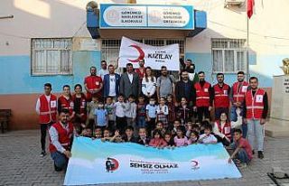 Genç Kızılay Manisa, Silopili öğrencileri sevindirdi