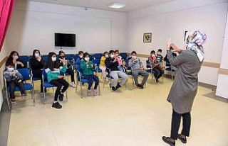 Gençlere işaret dili kursu