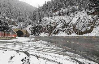 Gümüşhane’nin yüksek kesimlerinde kar yağışı...