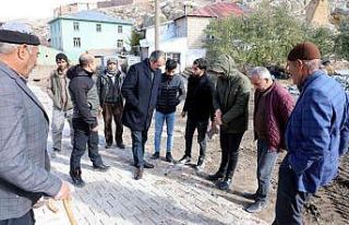 Gürpınar’da parke taşı çalışmaları sürüyor