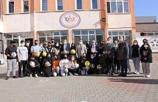Gürsu Belediyesi’nden okullara spor malzemesi desteği