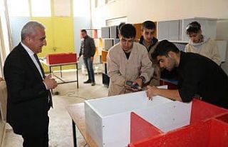 Hakkari’de "Kütüphanesiz Okul Kalmasın"...