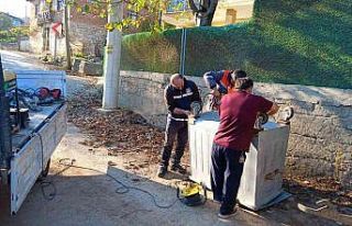 Hasarlı konteynerler tamir ediliyor