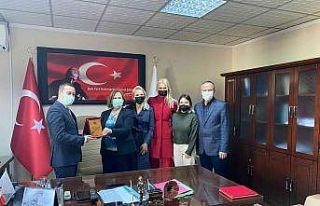 Hastaneden hayırseverlere teşekkür plaketi