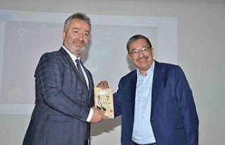 Hayati İnanç sevgisi salona sığmadı