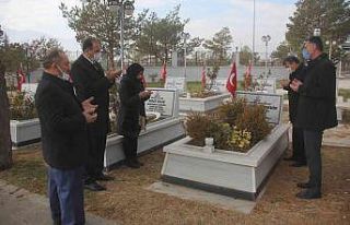 Hayatını kaybeden öğretmen ve şehitler unutulmadı