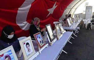 HDP önündeki evlat nöbeti direnişi kararlılıkla...