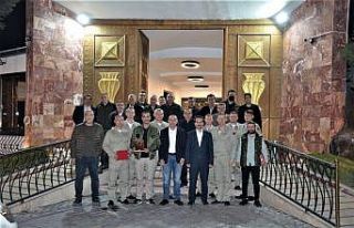 Helikopter ekibine teşekkür plaketi