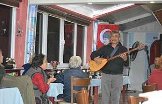 Hem eğlendiler hem yemek yediler hem de prova yaptılar