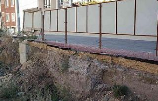 Hem tehlikeli, hem de görüntü kirliliğine neden...