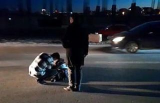 Hurda toplayan yaşlı kadına otomobil çarptı