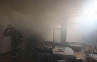 Hurdacı dükkanı, çıkan yangından dolayı kullanılamaz...