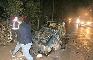 Hurdaya dönen otomobilden 2 kişi yaralı olarak...