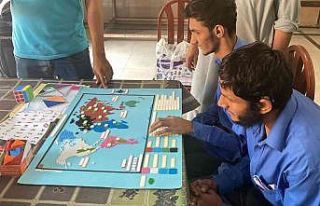 İki öğretmen Manisa’dan dünyaya iyilik köprüsü...